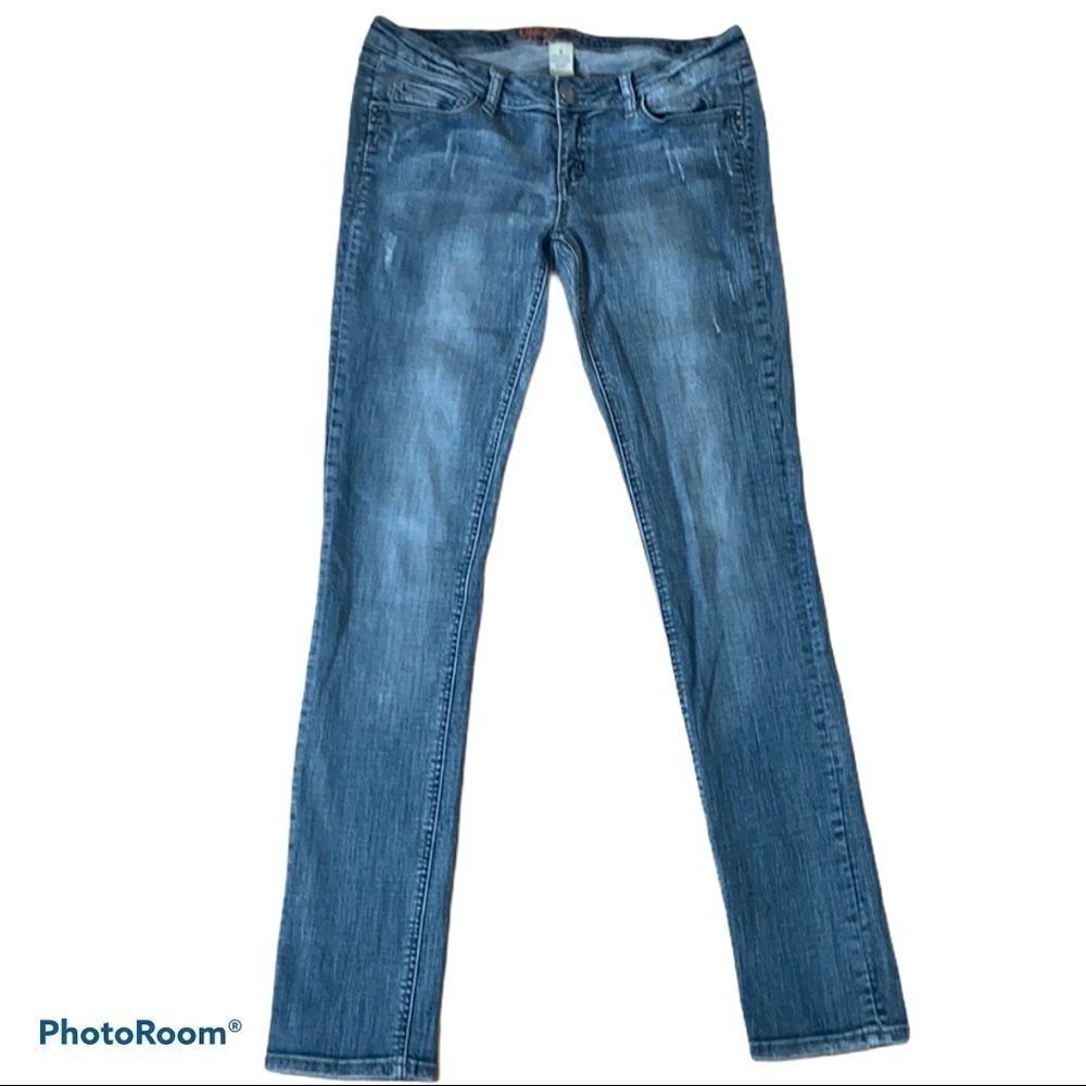 𝅺Women’s Garage low rise skinny jeans Size 9